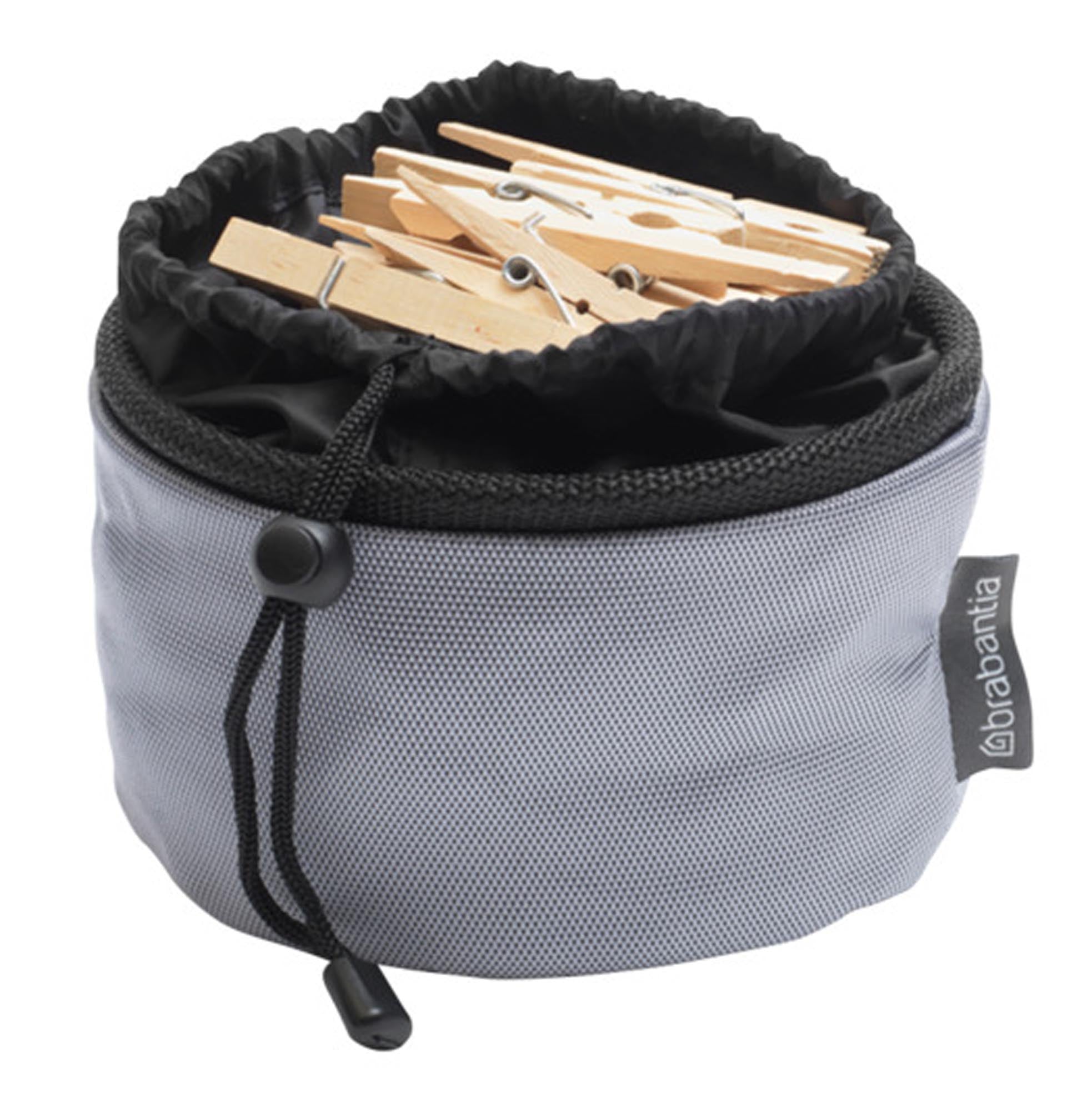 Praktischer BRABANTIA Wäscheklammersack in Grau, kompakt und robust, ideal zur Aufbewahrung von Wäscheklammern.