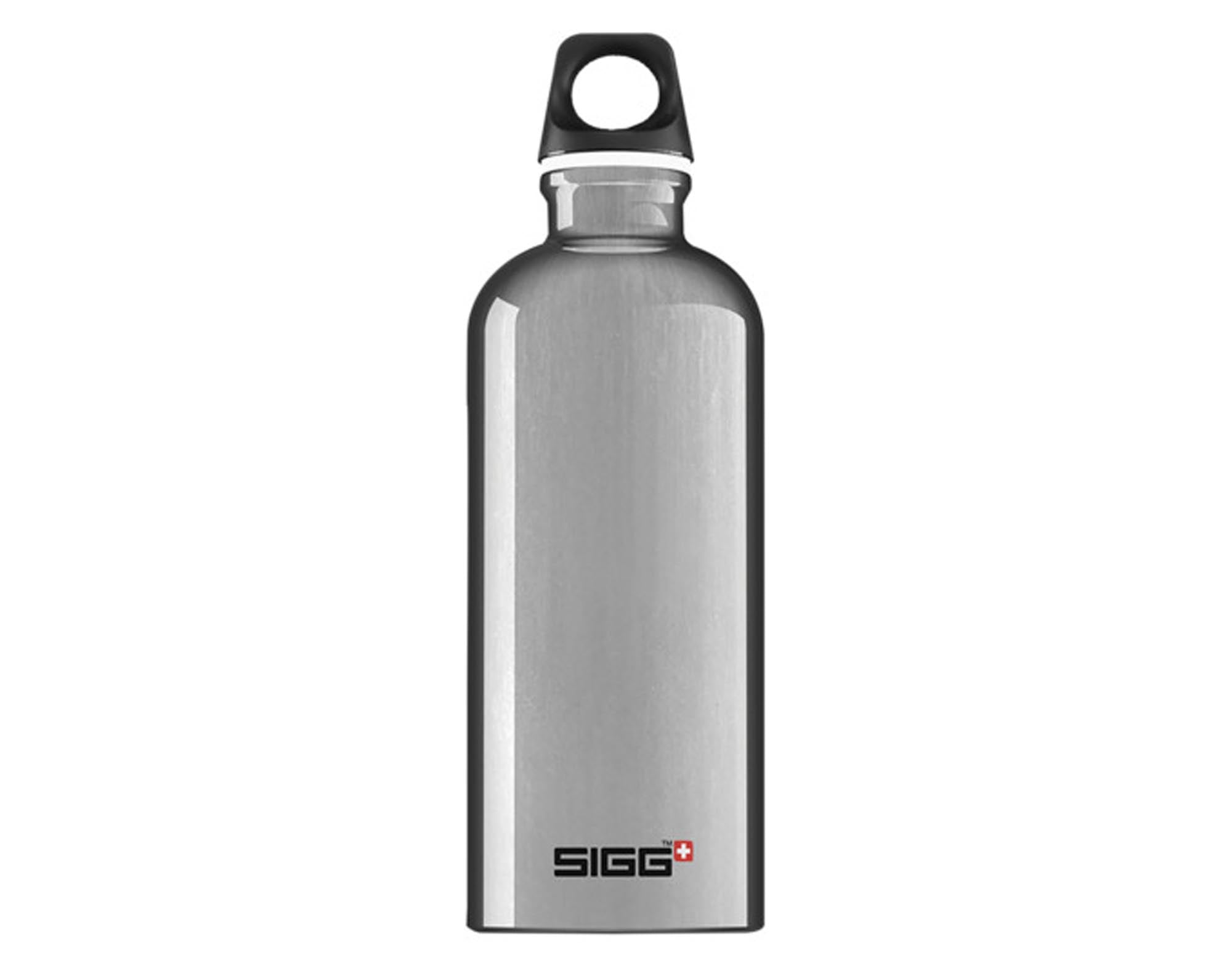 SIGG Trinkflasche Traveller Bottle alu 0.6 l in  präsentiert im Onlineshop von KAQTU Design AG. Flasche ist von SIGG