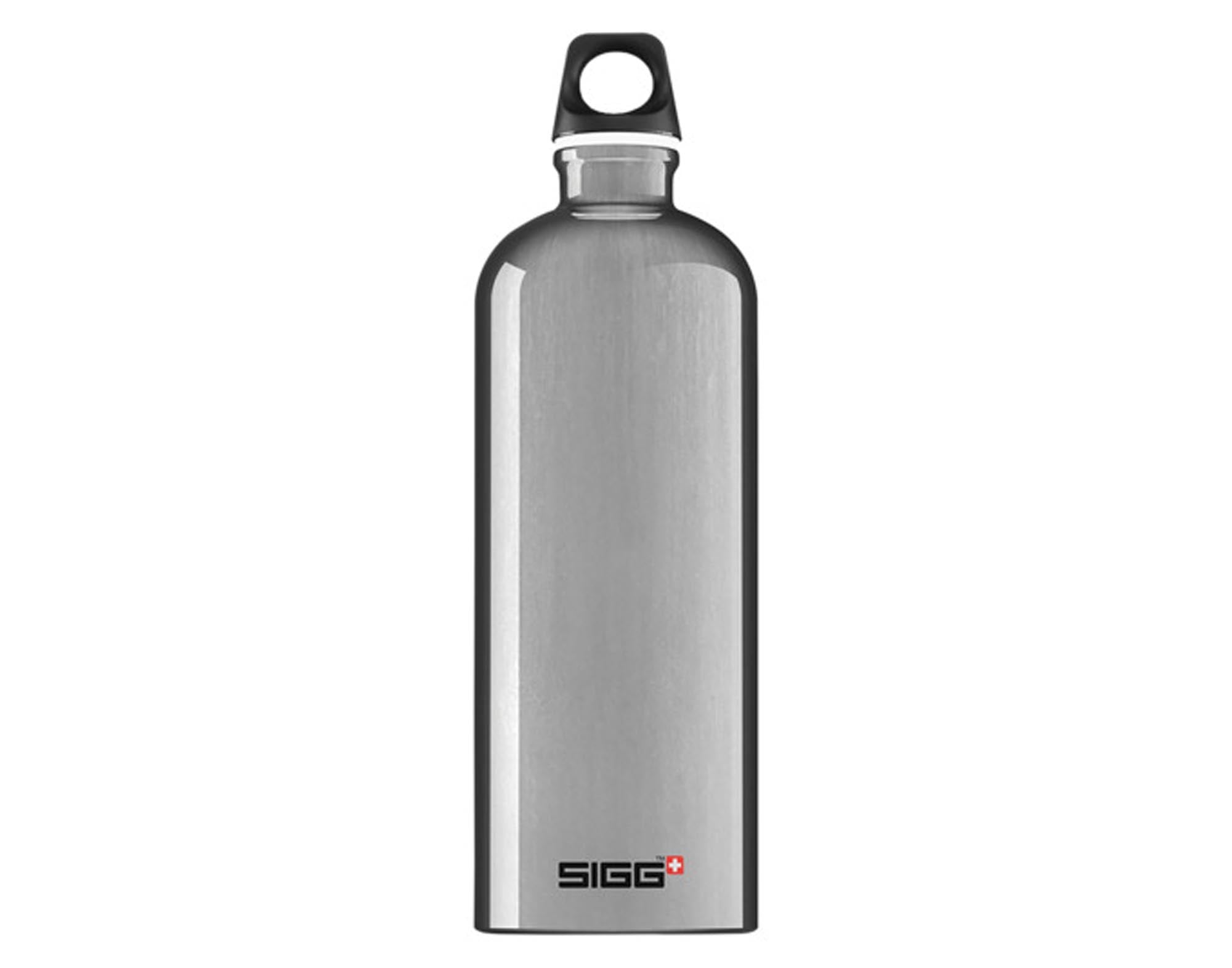 SIGG Trinkflasche Traveller Bottle alu 1 l in  präsentiert im Onlineshop von KAQTU Design AG. Flasche ist von SIGG