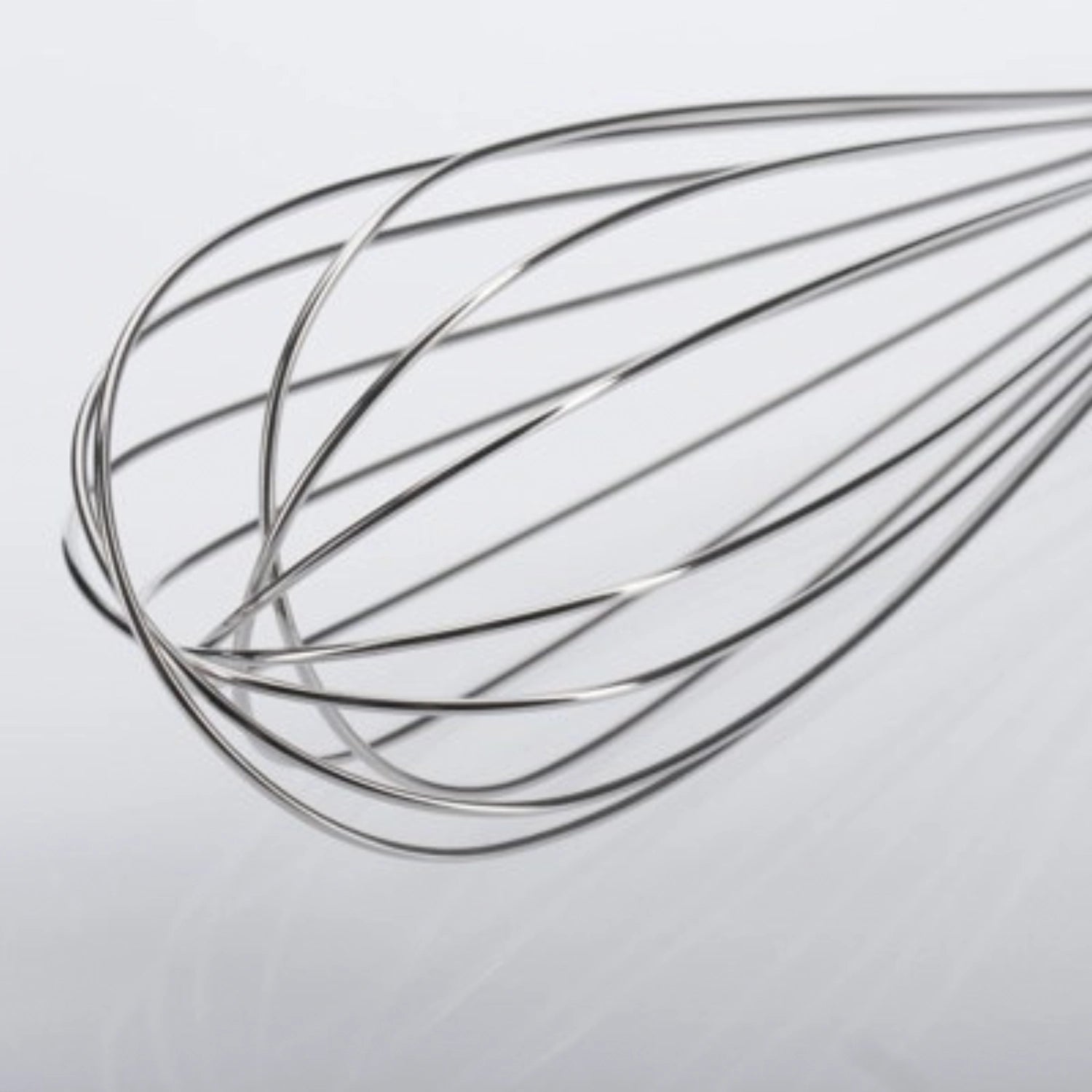 Robuster Schneebesen aus Edelstahl von Westmark, ideal für die Zubereitung von Speisen, mit einer praktischen Größe von 28x6.2x6.2 cm.