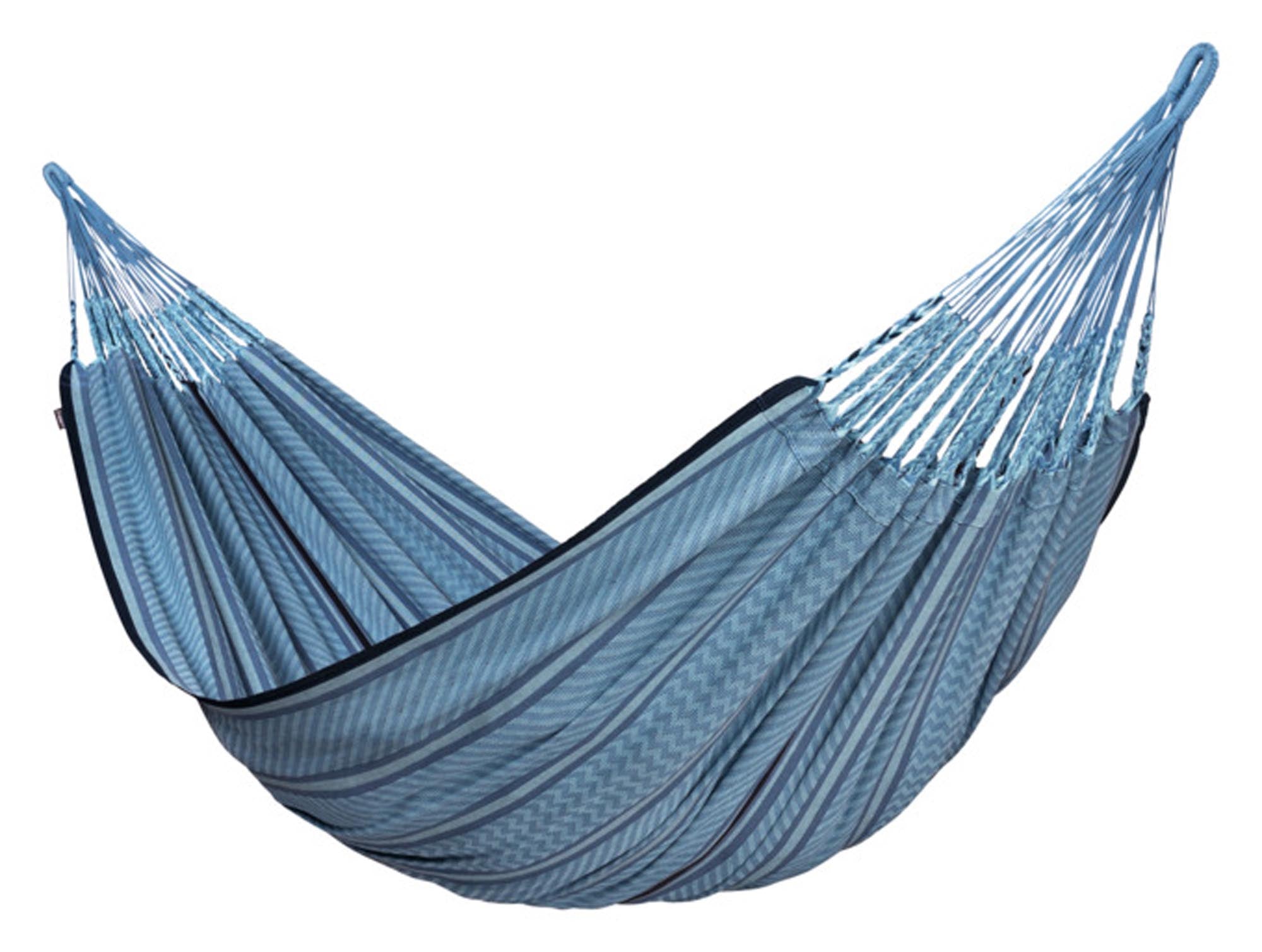 Genießen Sie entspannte Stunden in der LA SIESTA Hängematte Flora zebra blue (180x400 cm). Hochwertige Baumwolle, florales Design und maximale Tragkraft für unvergessliche Momente.