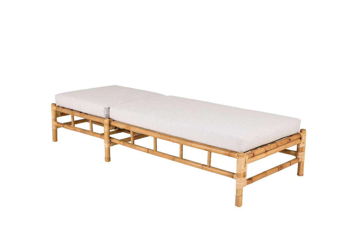 Cane Sonnenliege in Natur präsentiert im Onlineshop von KAQTU Design AG. Liegestuhl ist von Venture Home