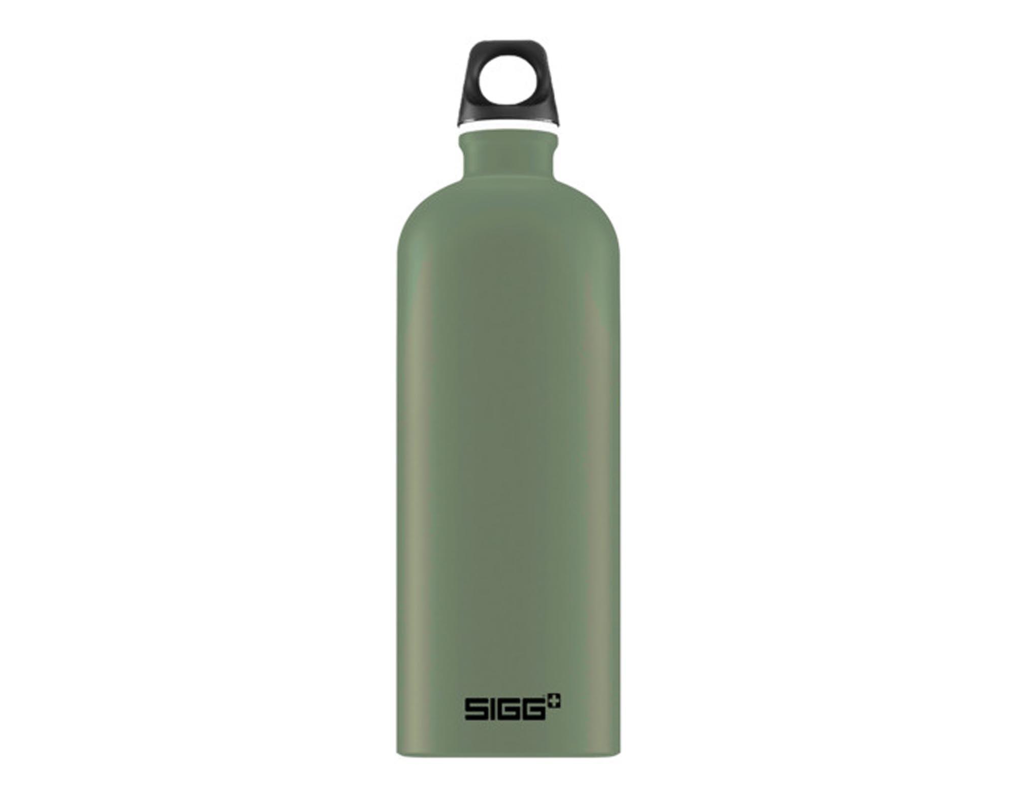 SIGG Trinkflasche Traveller Bottle leaf green 1 l in  präsentiert im Onlineshop von KAQTU Design AG. Flasche ist von SIGG