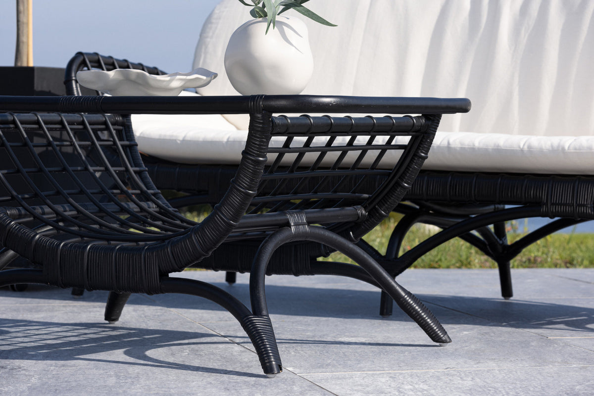 Moana Beistelltisch in Schwarz präsentiert im Onlineshop von KAQTU Design AG. Beistelltisch Outdoor ist von Venture Home