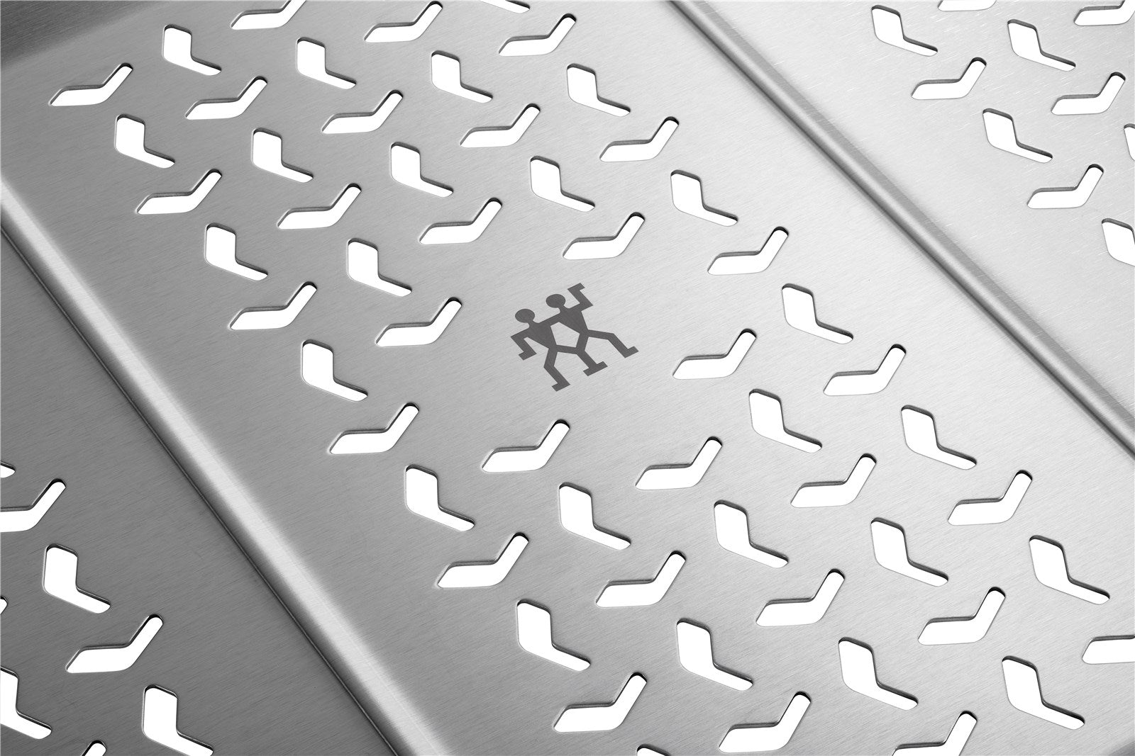 Zwilling BBQ+ flacher Edelstahl-Grillkorb 45x30cm für perfekte Grillergebnisse.