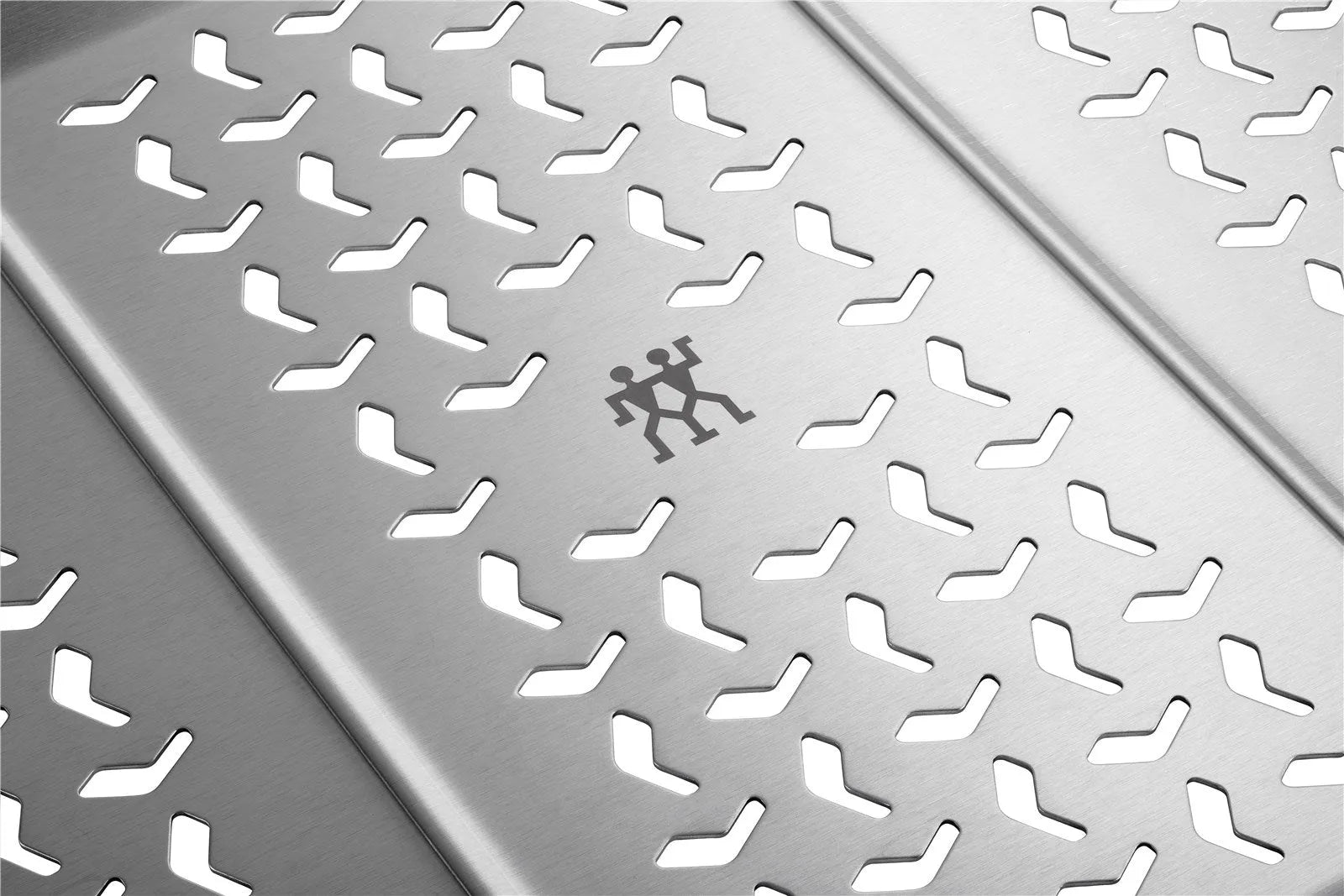 Zwilling BBQ+ flacher Edelstahl-Grillkorb 45x30cm für perfekte Grillergebnisse.