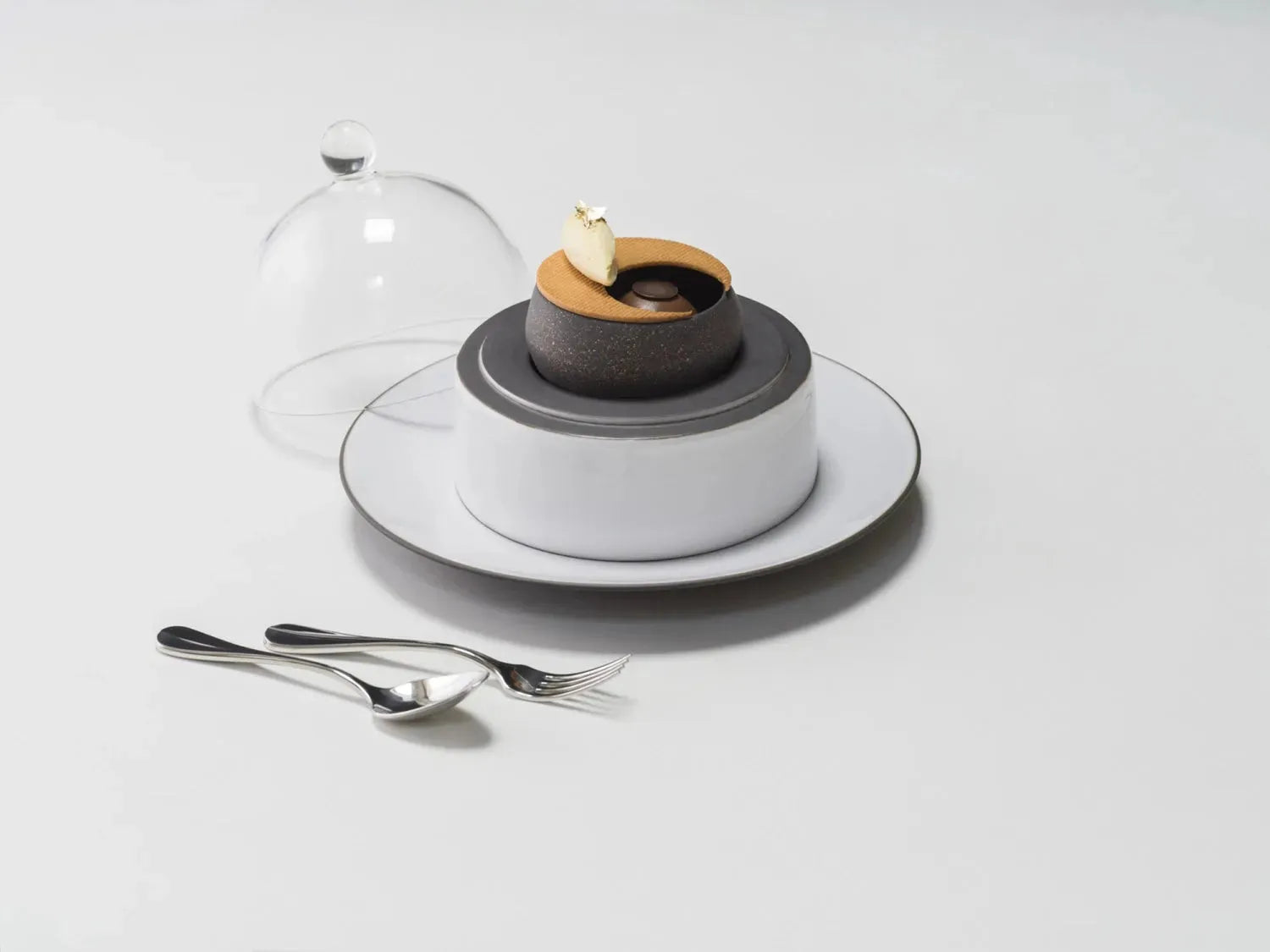 Eleganter Revol Dessertlöffel aus poliertem Edelstahl für Genießer.