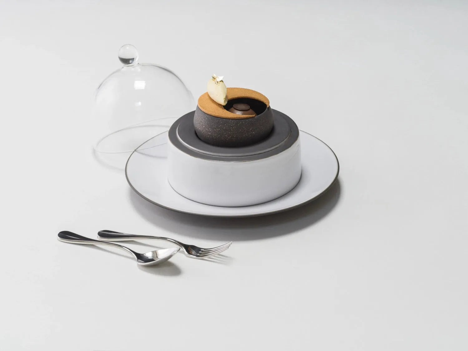 Eleganter Revol Dessertlöffel aus poliertem Edelstahl für Genießer.