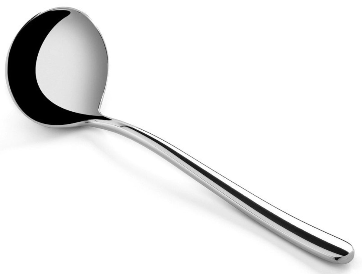 Courchevel Saucenkelle edelstahl glänzend in Silber präsentiert im Onlineshop von KAQTU Design AG. Besteck ist von Revol