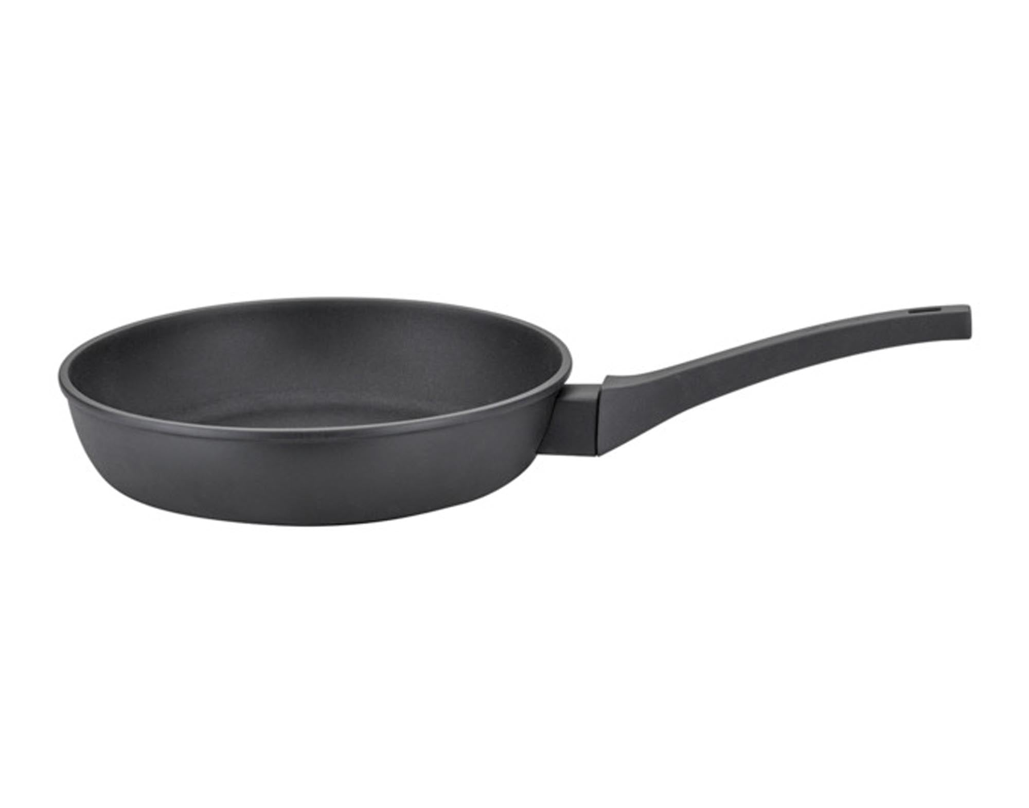 Entdecken Sie die SPRING Bratpfanne Performance Classic ø 24 cm: robust, antihaftbeschichtet, ideal für gesunde Gerichte und alle Herdarten.