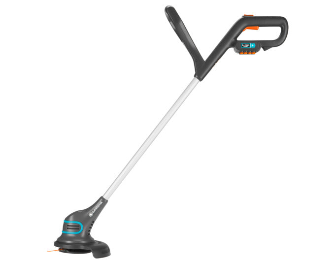 GARDENA Akku-Rasentrimmer Smallcut 23R 14.4 V in  präsentiert im Onlineshop von KAQTU Design AG. Gartengeräte ist von GARDENA