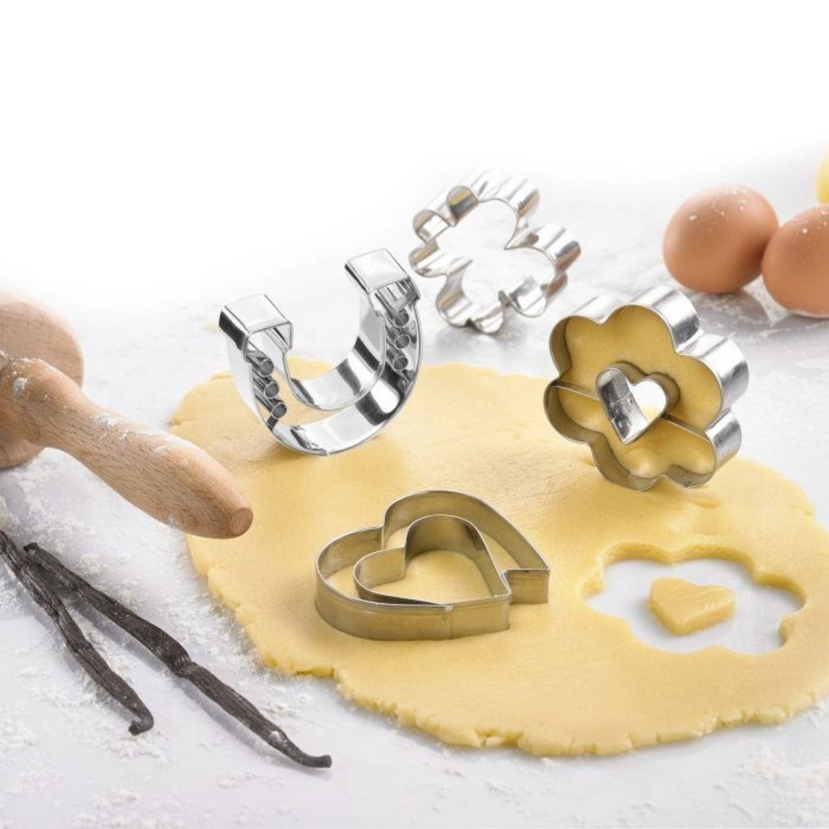 4-tlg. Set Ausstechform Glück und Liebe in Silber präsentiert im Onlineshop von KAQTU Design AG. Ausstecher ist von Westmark