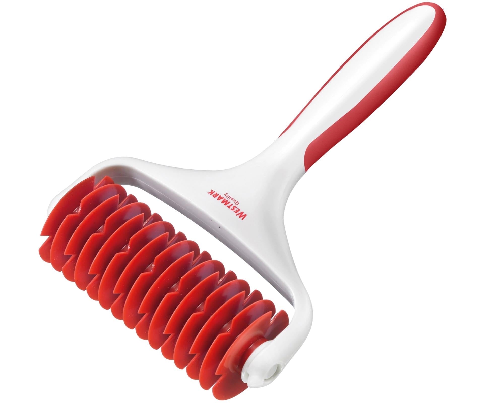 Gitterroller m. 7 Rädchen, 19.5x12.5x4.5cm in Rot präsentiert im Onlineshop von KAQTU Design AG. Backutensilien ist von Westmark