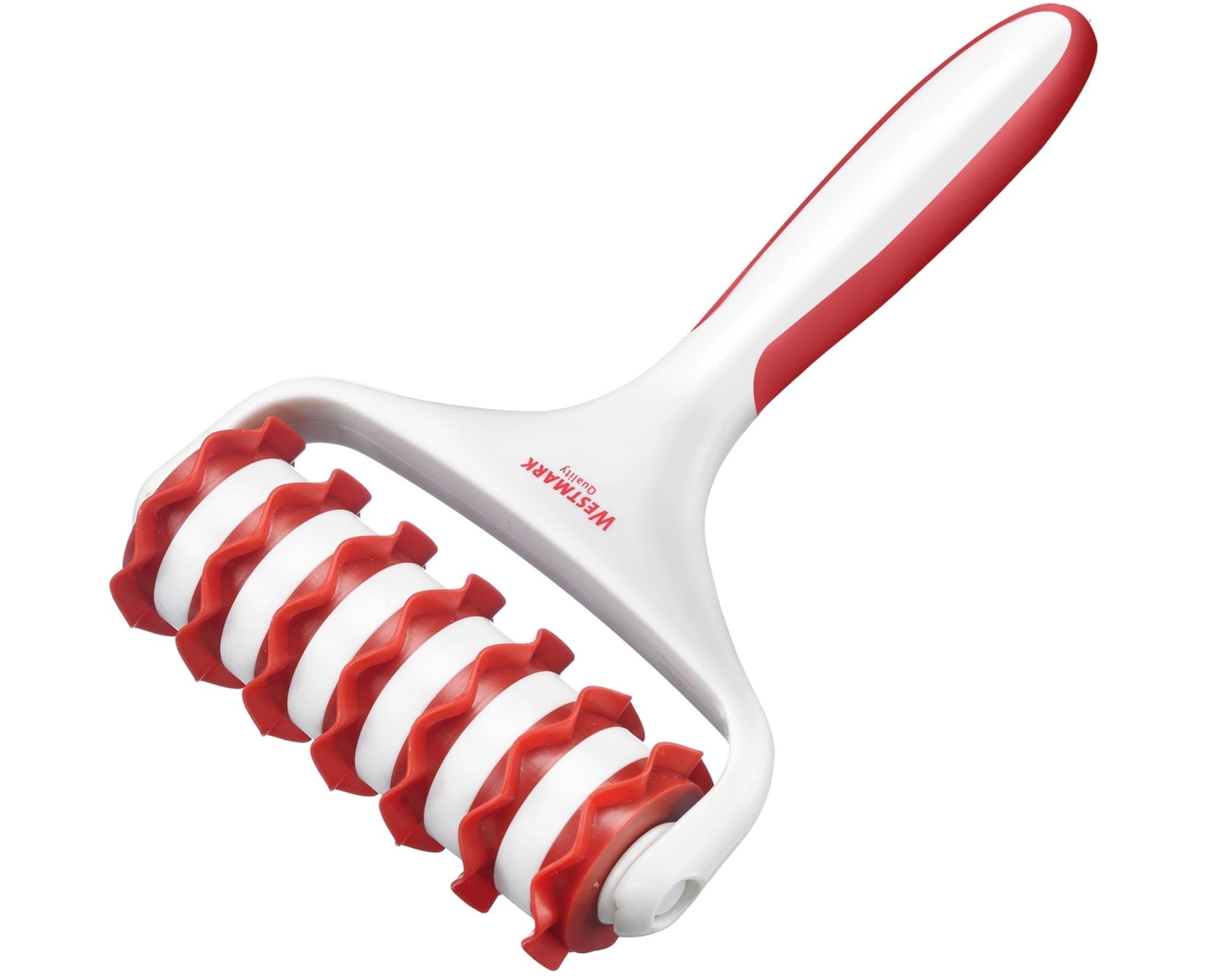 Teigstreifenschneider m. 7 Rädchen, 19.5x12.5x4.5cm in Rot präsentiert im Onlineshop von KAQTU Design AG. Backutensilien ist von Westmark