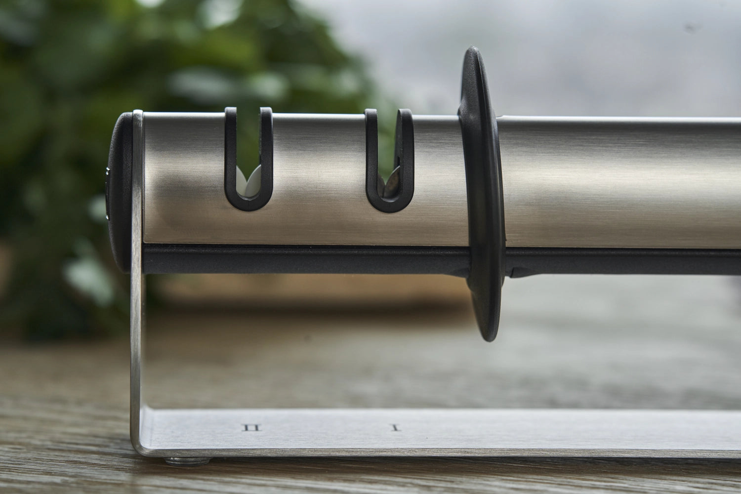 TWINSHARP Select Messerschärfer Inox 195 mm von Zwilling Kitchen, perfekt für die einfache und effektive Schärfung Ihrer Küchenmesser.