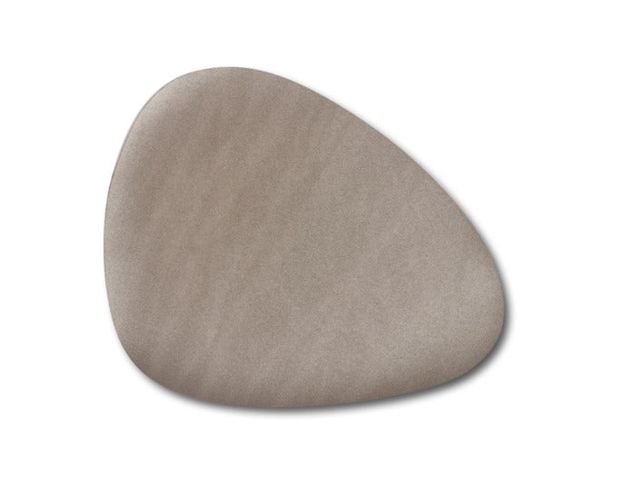 ZELLER Tischset Kunstleder metallic taupe 34x42 cm in  präsentiert im Onlineshop von KAQTU Design AG. Tischset ist von ZELLER PRESENT