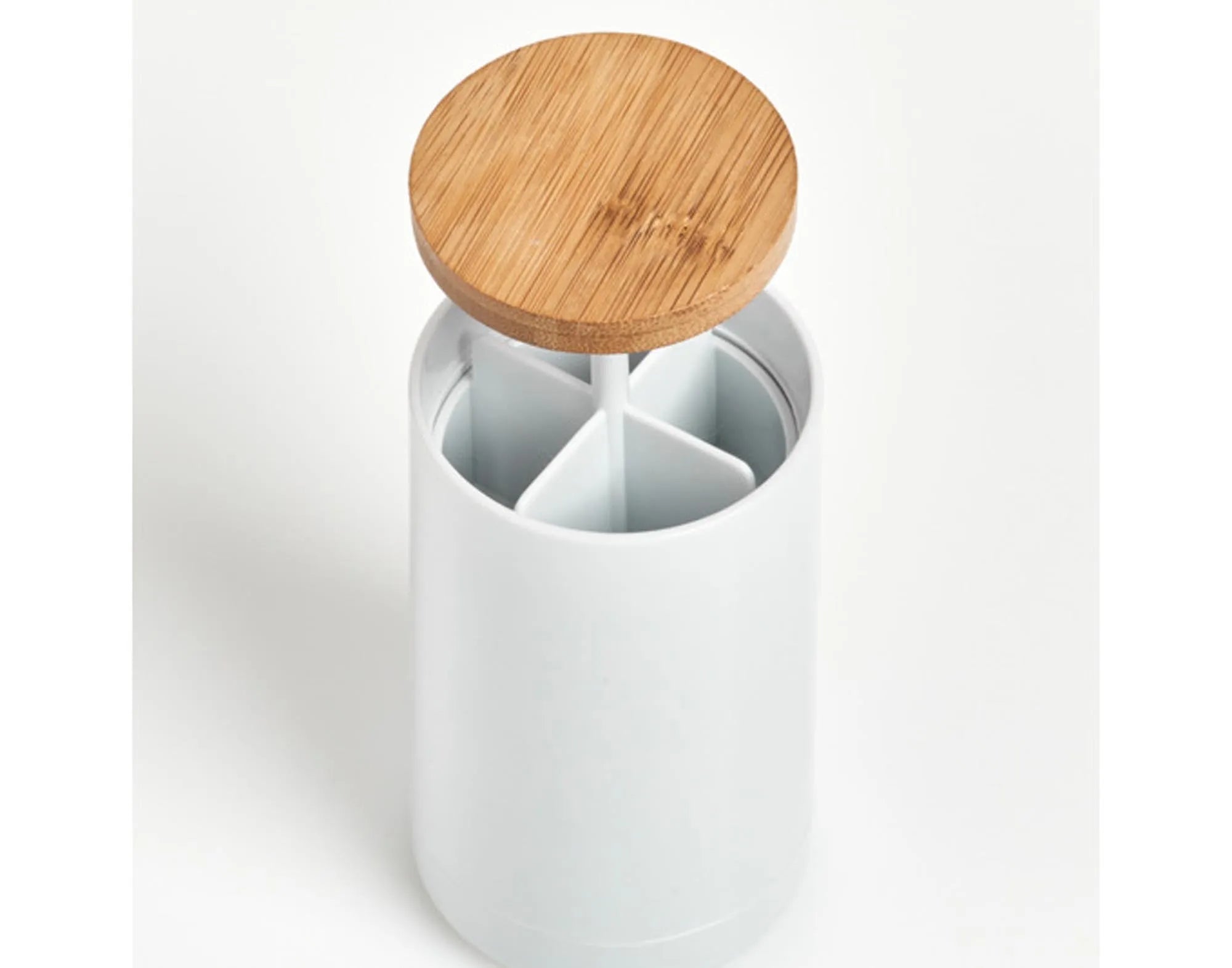 Eleganter Wattestäbchenspender von ZELLER PRESENT: Hochwertiger Kunststoff, modernes Design, einfache Entnahme, schützt vor Staub, vielseitig nutzbar.