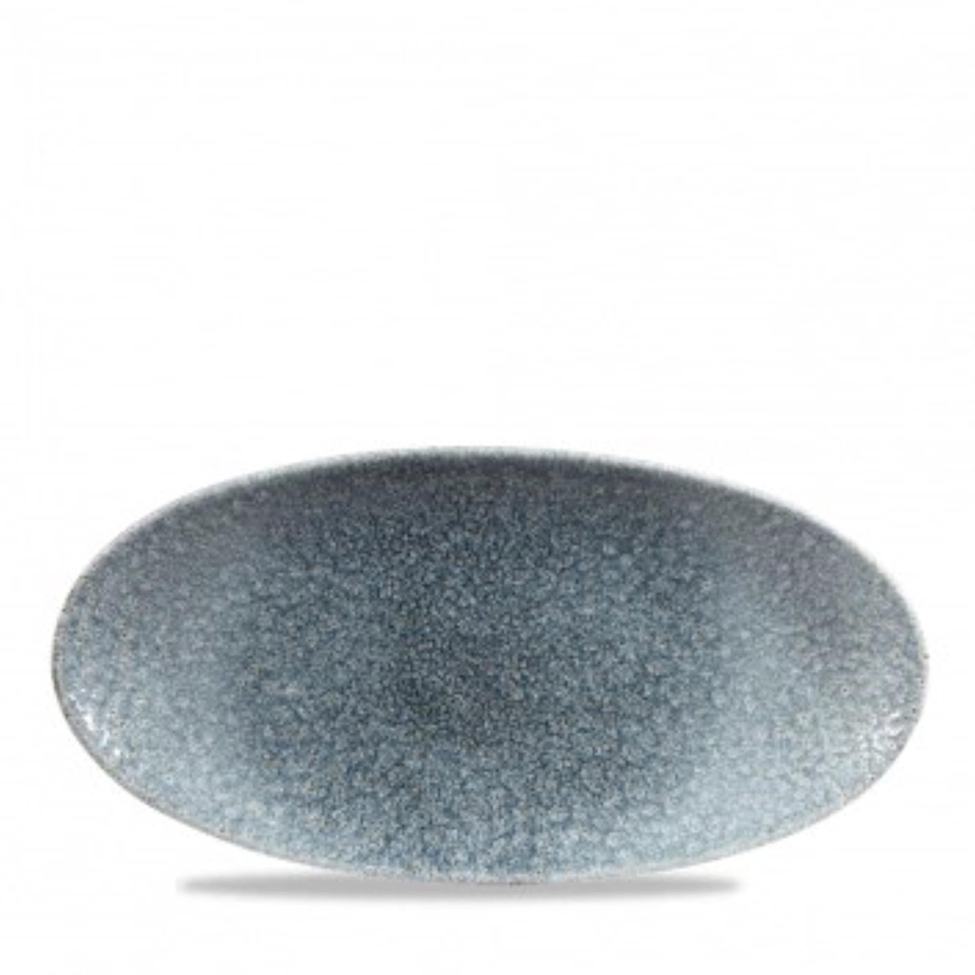 Die S.P. Raku Topaz Blue Platte, 29.9x15cm, besticht durch ihre tiefblaue Raku-Glasur und robuste Steinzeugqualität. Ein eleganter Blickfang für jeden Tisch.