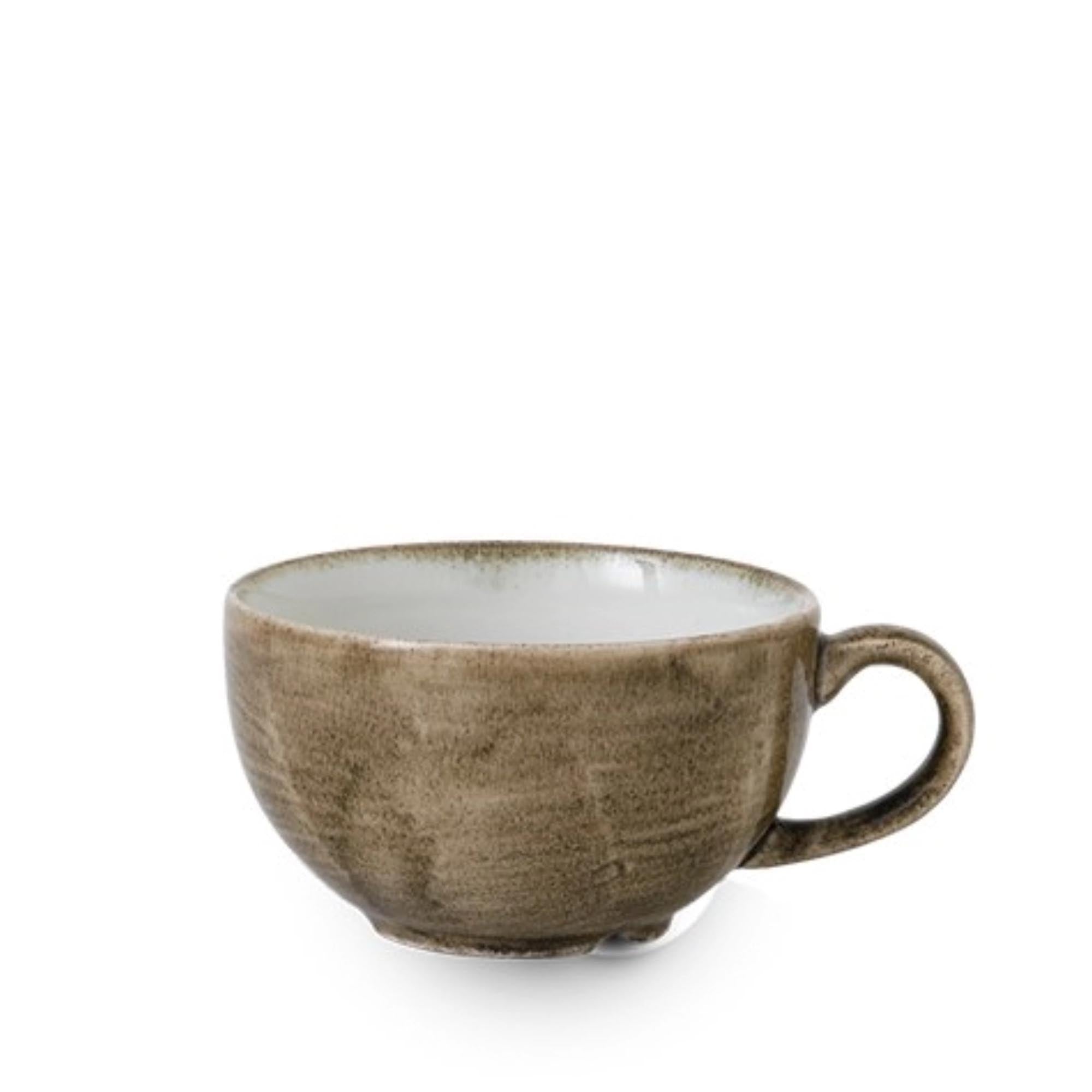Die Stonecast Patina Antique Taupe Tasse 22.7cl von Churchill vereint rustikale Eleganz mit langlebigem Porzellan, ideal für Heissgetränke.