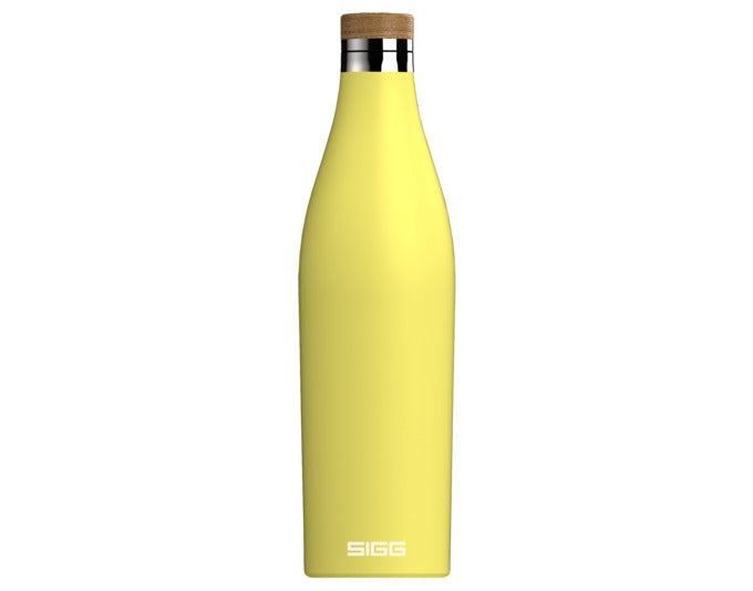 Trinkflasche Meridian ultra lemon touch 0.7 l in  präsentiert im Onlineshop von KAQTU Design AG. Flasche ist von SIGG