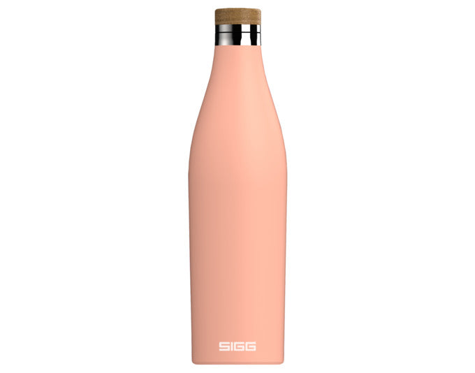 Trinkflasche Meridian shy pink touch 0.7 l in  präsentiert im Onlineshop von KAQTU Design AG. Flasche ist von SIGG