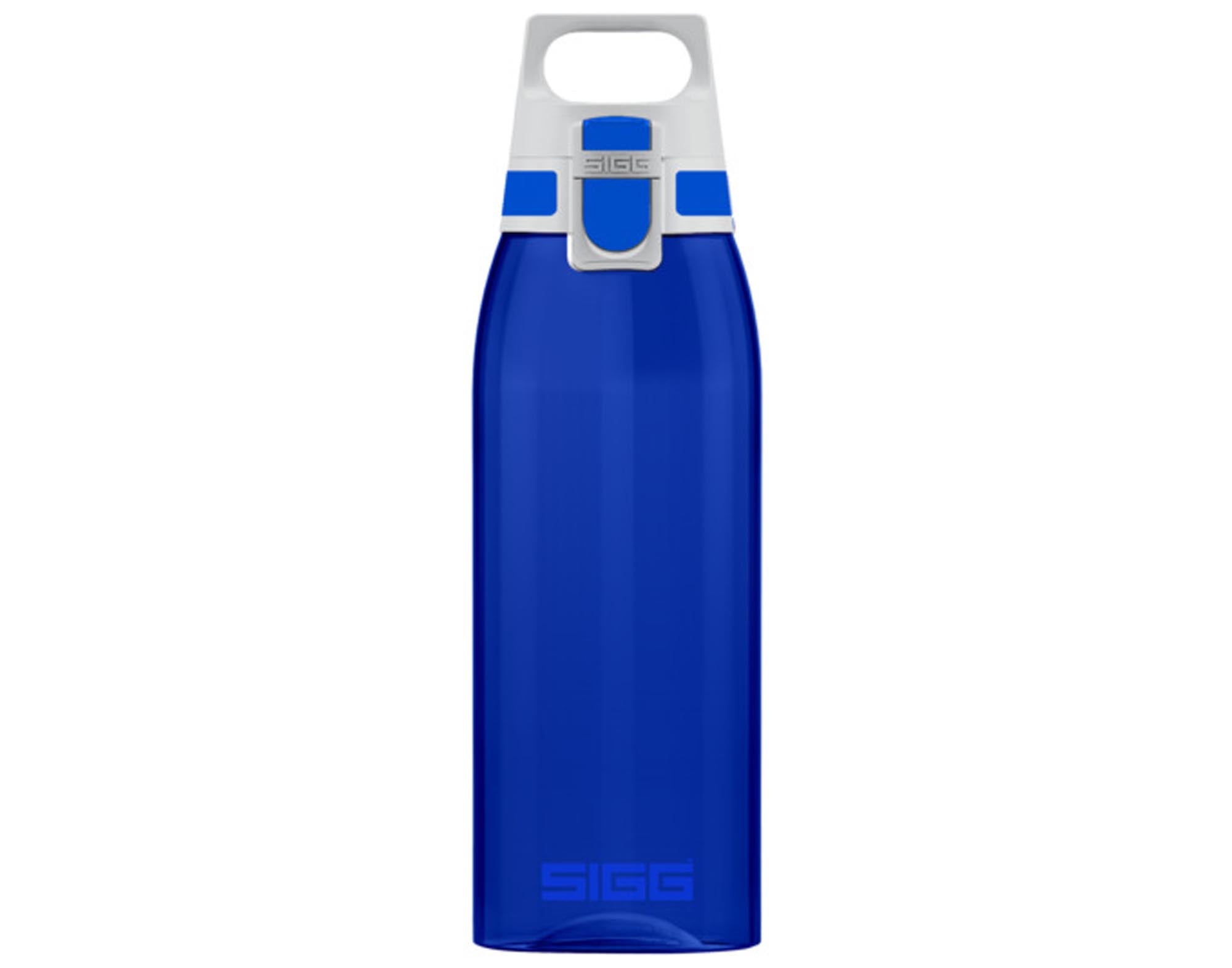 SIGG Trinkflasche Bottle Total Color blue 1 l in  präsentiert im Onlineshop von KAQTU Design AG. Flasche ist von SIGG
