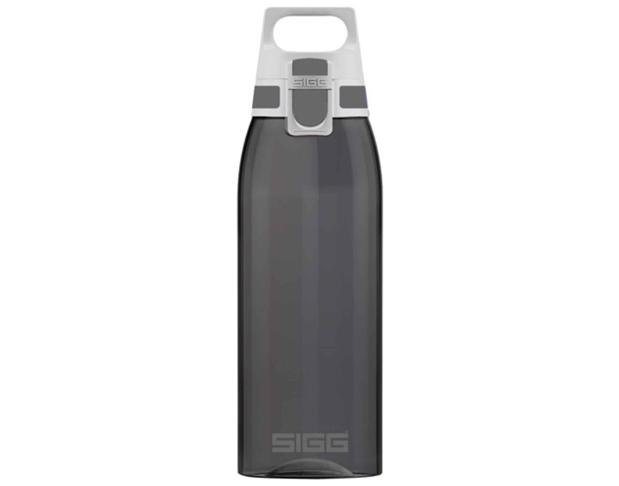 SIGG Trinkflasche Bottle Total Color anthracite 1 l in  präsentiert im Onlineshop von KAQTU Design AG. Flasche ist von SIGG