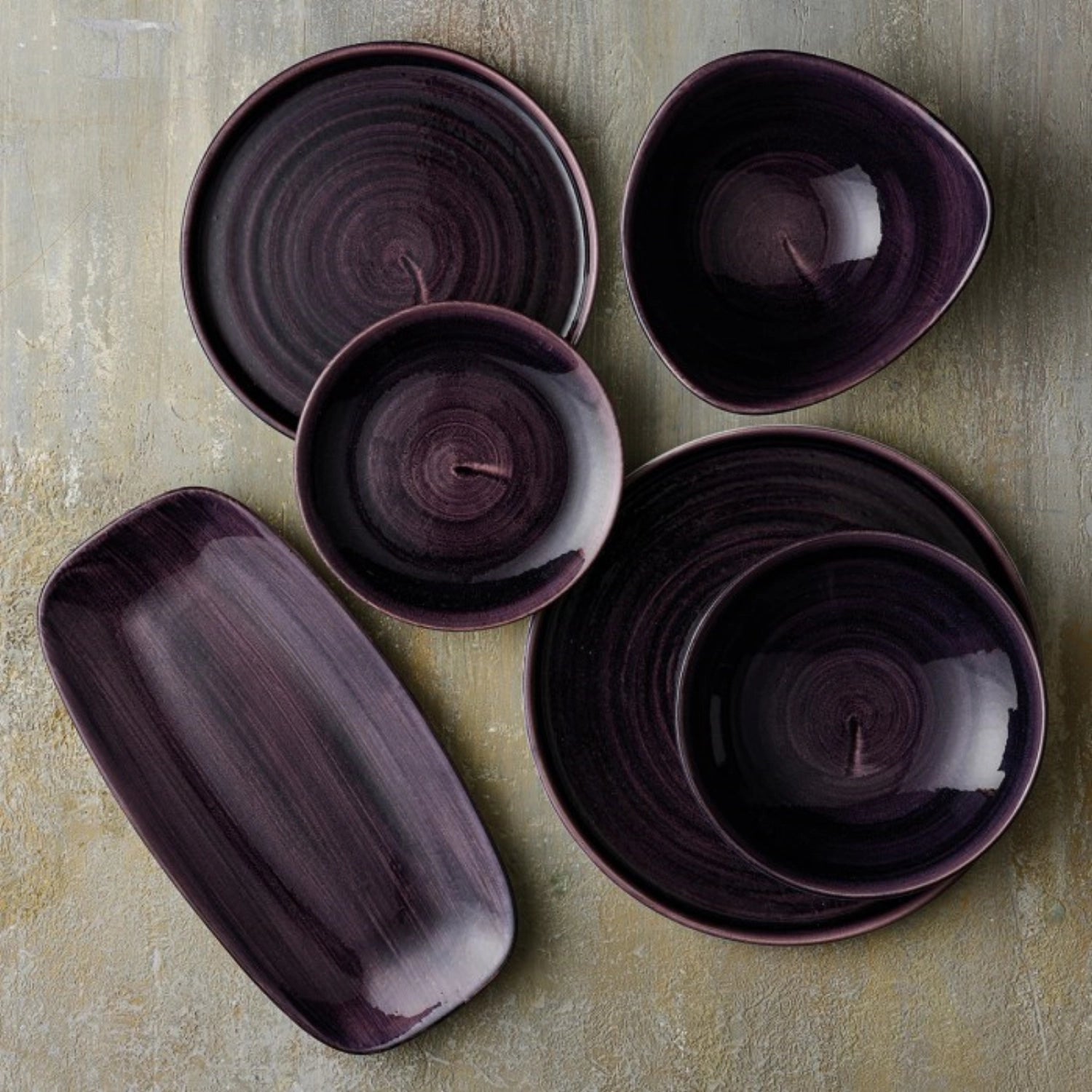 Stonecast Triangel-Schüssel 15,3cm in edlem Patina Deep Purple.