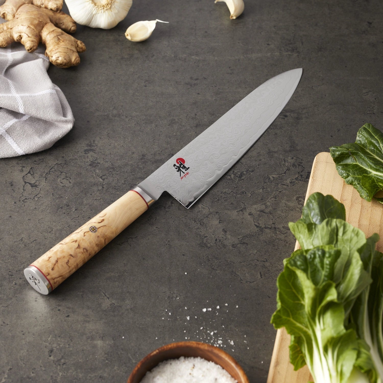 MIYABI 5000MCD Gyutoh: 200mm, meisterhafte Handwerkskunst erleben.