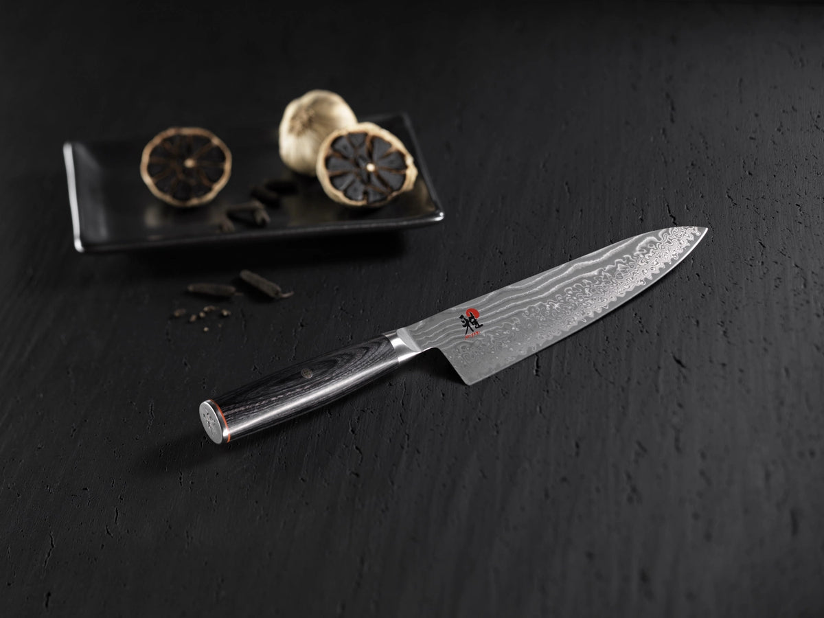MIYABI 5000FCD Gyutoh, 200 mm in Schwarz präsentiert im Onlineshop von KAQTU Design AG. Damastmesser ist von Miyabi