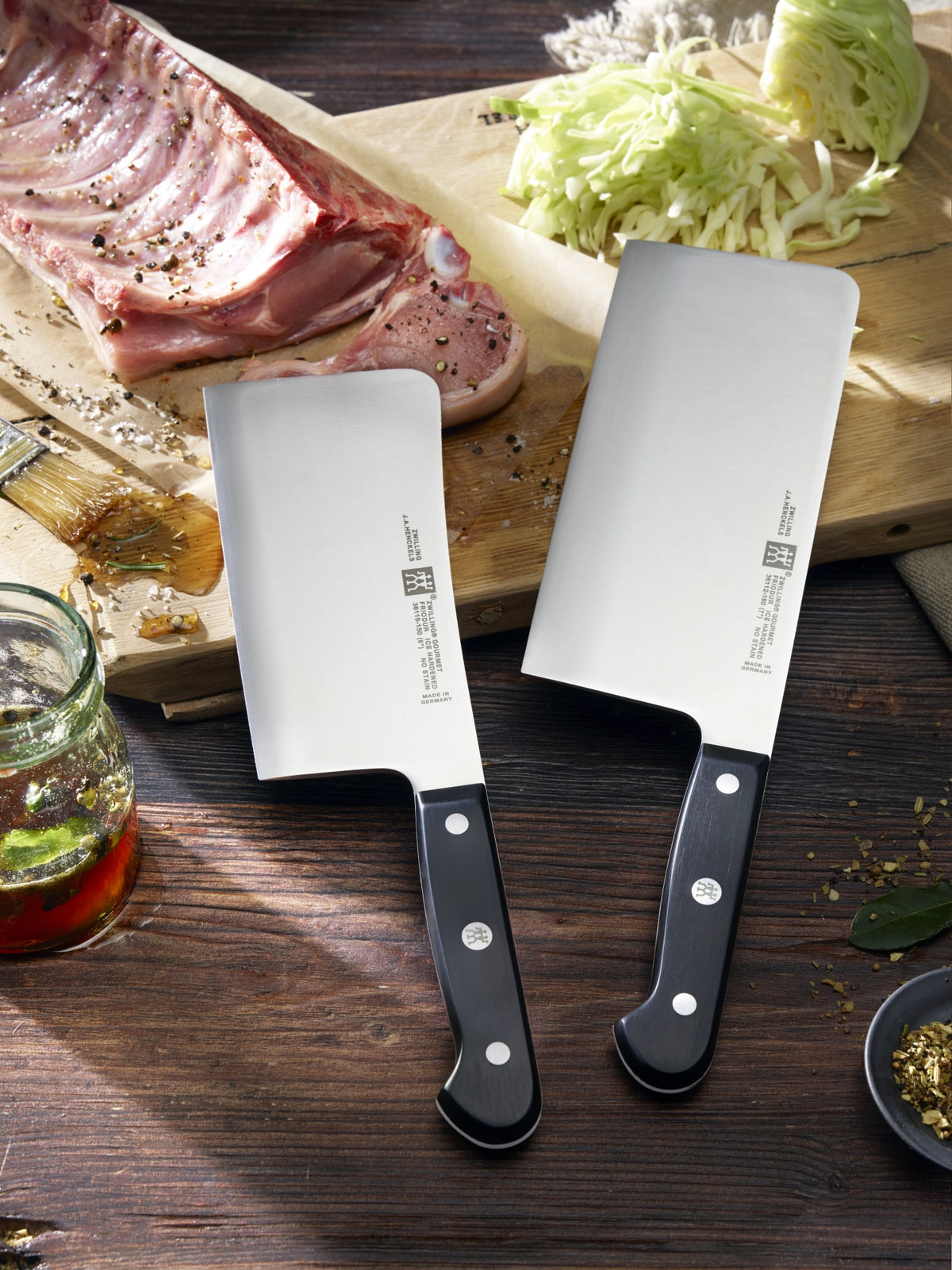 ZWILLING Gourmet Hackmesser, 150 mm in Schwarz präsentiert im Onlineshop von KAQTU Design AG. Küchenmesser ist von Zwilling Kitchen