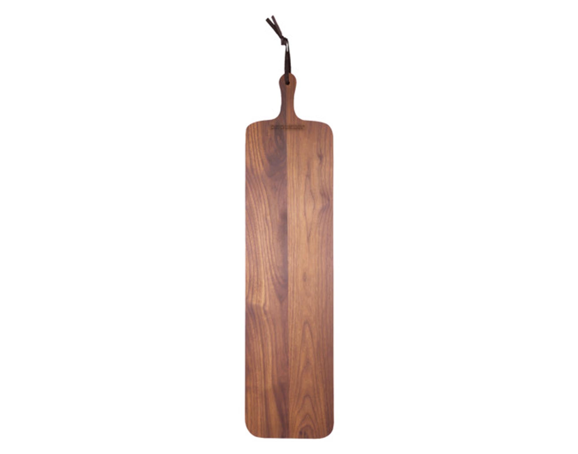 Elegantes Walnuss-Schneidbrett 70x19 cm von DUTCHDELUXES: robust, stilvoll, ideal zum Schneiden und Servieren.