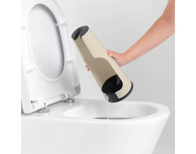 Elegante WC-Bürstengarnitur in soft beige von BRABANTIA, stilvolles Design, hygienisch und langlebig, ideal für jedes Badezimmer.