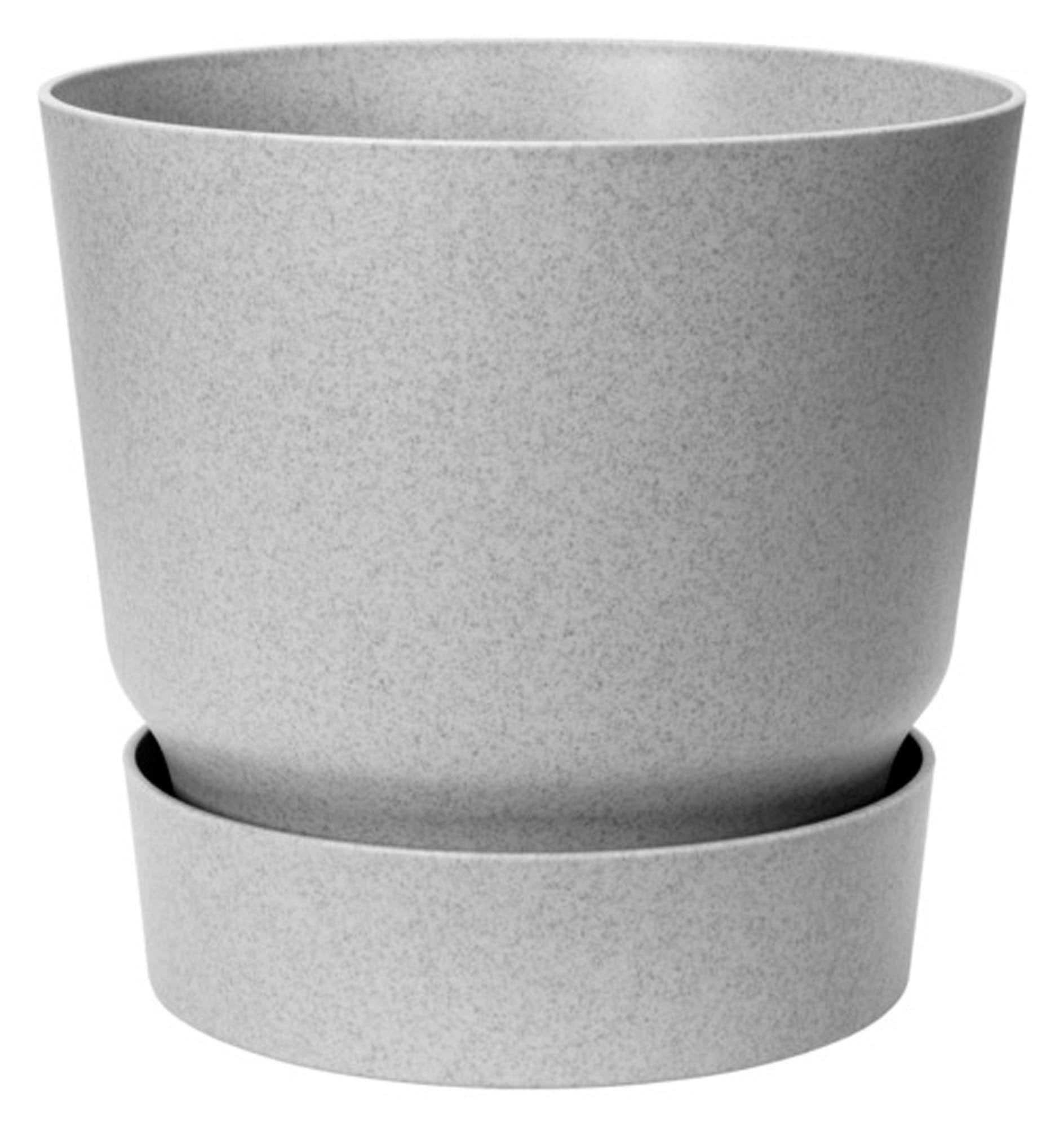 Entdecken Sie das ELHO Pflanzengefäß Greenville rund (ø 18 cm) – nachhaltig, elegant und ideal für Blumen, Kräuter und Sträucher. Perfekt für drinnen und draußen!