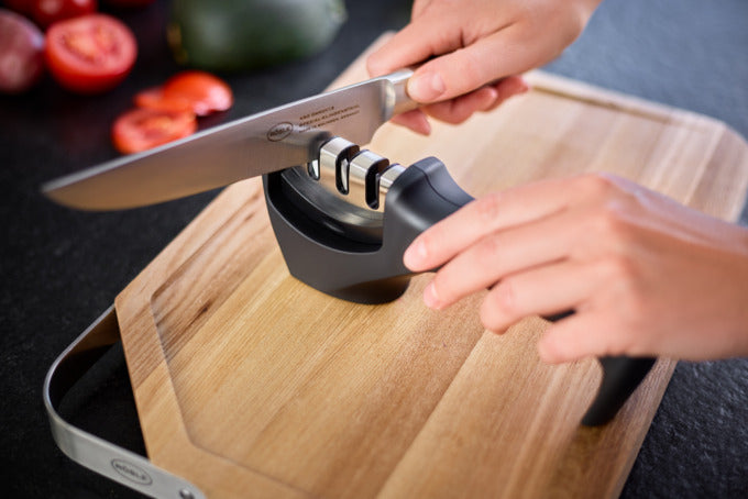 Messerschärfer in  präsentiert im Onlineshop von KAQTU Design AG. Küchenhelfer ist von RÖSLE