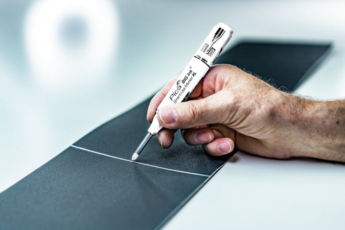 Tieflochmarker Big Ink weiss in  präsentiert im Onlineshop von KAQTU Design AG. Büromaterial ist von PICA