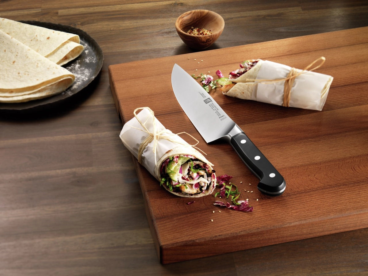 Zwilling Pro Messerset, 3-tlg. (Spick-, Fleisch-,Kochmesser) in Silber präsentiert im Onlineshop von KAQTU Design AG. Küchenmesser ist von Zwilling Kitchen