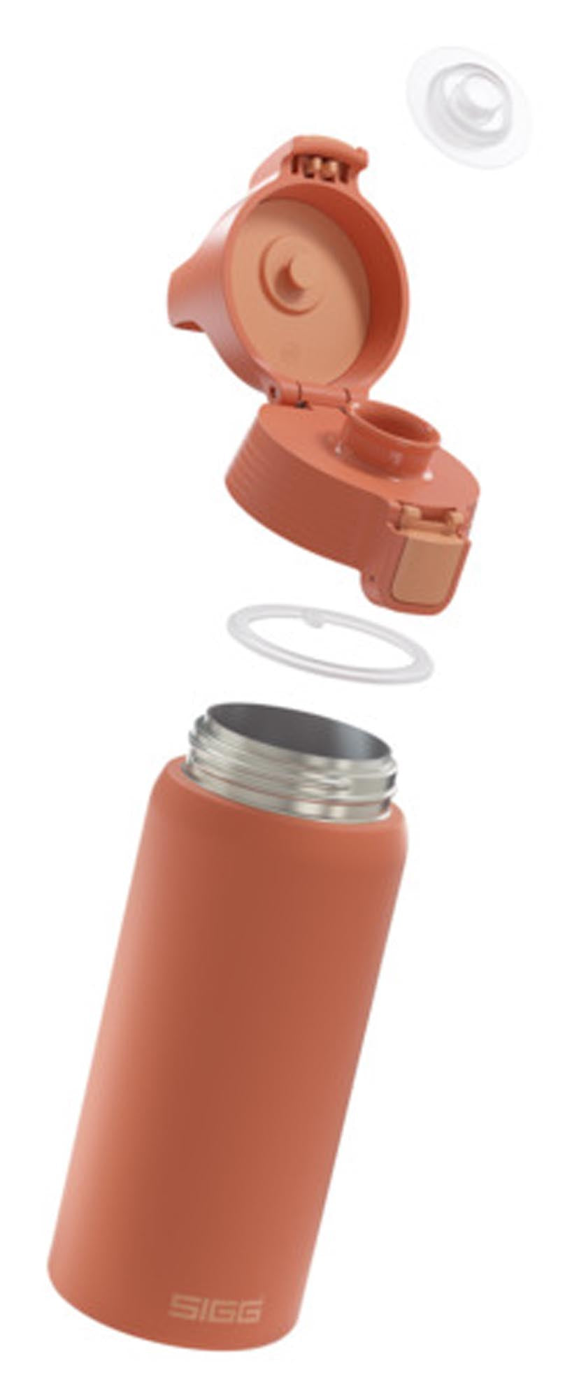 Die SIGG Shield Therm One eco red 0.5 l ist eine nachhaltige, isolierte Trinkflasche, ideal für heiße und kalte Getränke unterwegs.