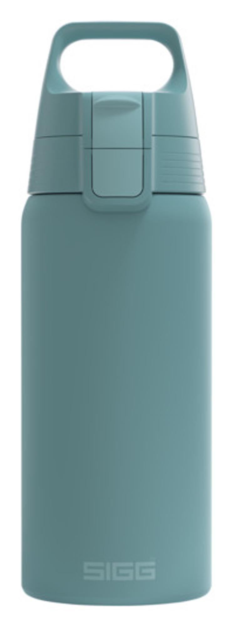 SIGG Isolierflasche Shield Therm One morning blue 0.5 l in  präsentiert im Onlineshop von KAQTU Design AG. Küchenhelfer ist von SIGG