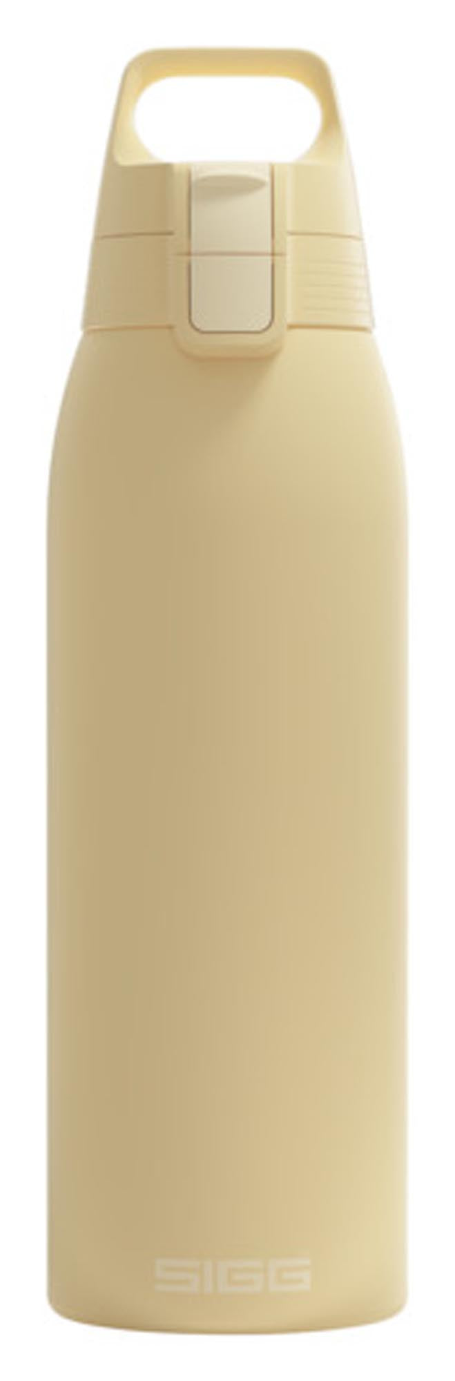 SIGG Isolierflasche Shield Therm One opti yellow 1 l in  präsentiert im Onlineshop von KAQTU Design AG. Küchenhelfer ist von SIGG