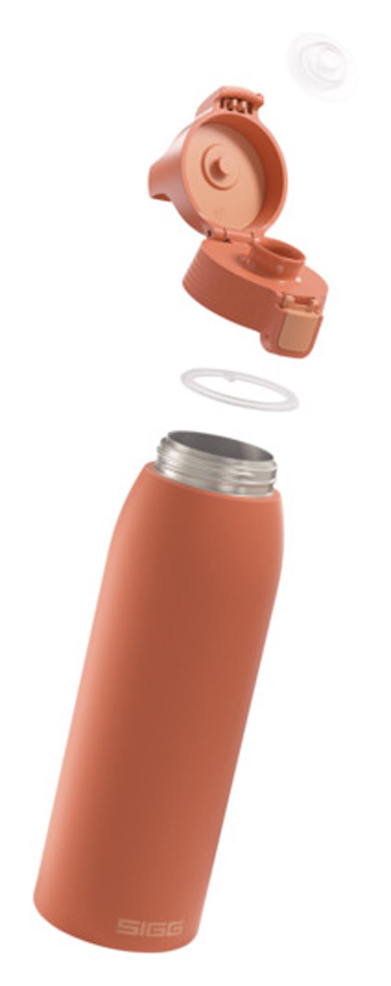 SIGG Isolierflasche Shield Therm One eco red 1 l in  präsentiert im Onlineshop von KAQTU Design AG. Küchenhelfer ist von SIGG