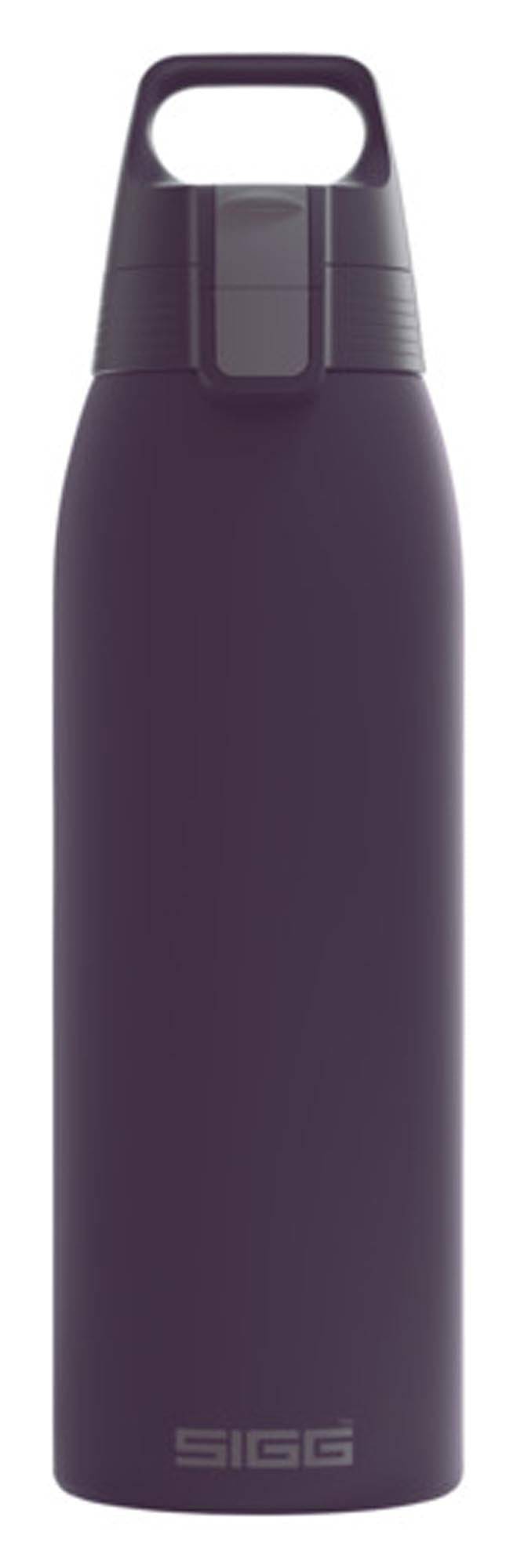 SIGG Isolierflasche Shield Therm One deep aubergine 1 l in  präsentiert im Onlineshop von KAQTU Design AG. Küchenhelfer ist von SIGG
