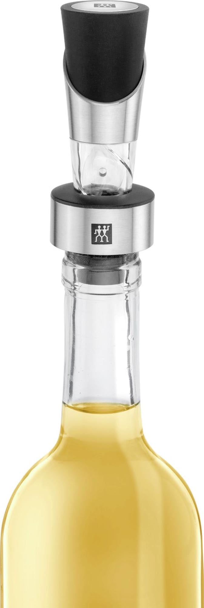 Eleganter Weinausgießer aus hochwertigem 18/10 Edelstahl von Zwilling, ideal für tropffreies und genaues Einschenken.