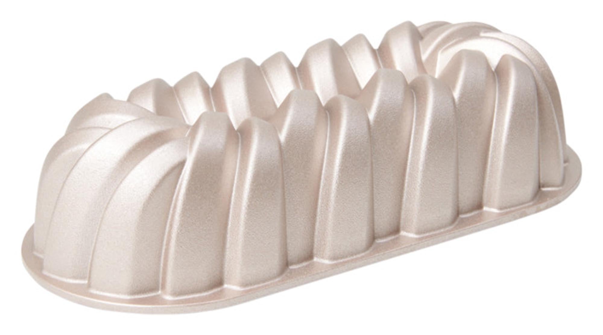 Die 31 cm Cakeform Zopf Aluguss von PATISSE bietet exzellente Wärmeleitung, Antihaftbeschichtung und Langlebigkeit für perfekte Backergebnisse.