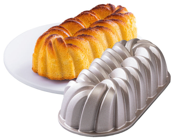 Cakeform Zopf Aluguss 31 cm in  präsentiert im Onlineshop von KAQTU Design AG. Backform / Backblech ist von PATISSE