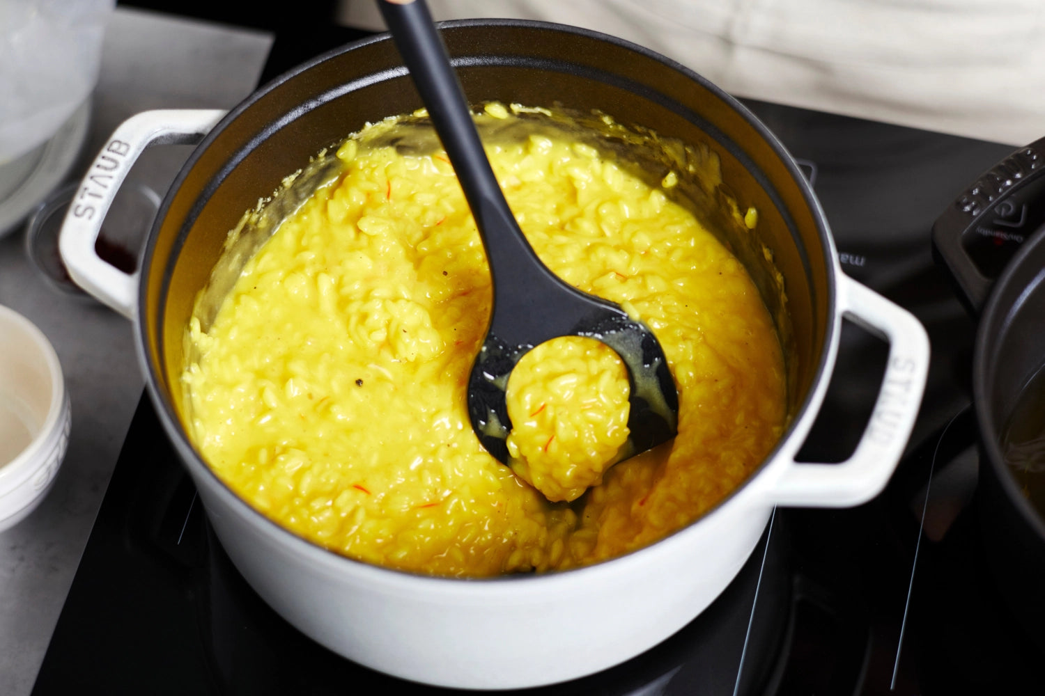 Cuillère à froid avec trou, 31 cm en silicone acacia