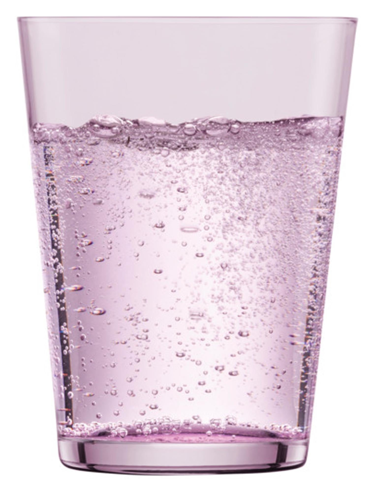Elegante lilafarbene Wassergläser von ZWIESEL GLAS, Set aus 4 Stück, ideal für stilvolle Tischdekoration und genussvolles Trinken.