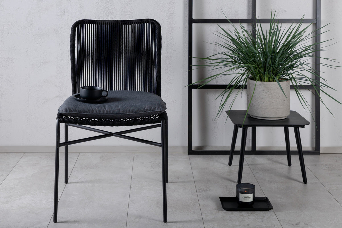 Julian Gartenstuhl in Schwarz präsentiert im Onlineshop von KAQTU Design AG. Gartenstuhl ist von Venture Home