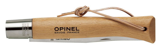 Das OPINEL Nr. 13 ist ein großes Klappmesser mit Edelstahlklinge und Buchenholzgriff, ideal für Outdoor und Sammler, in Kartonbox.