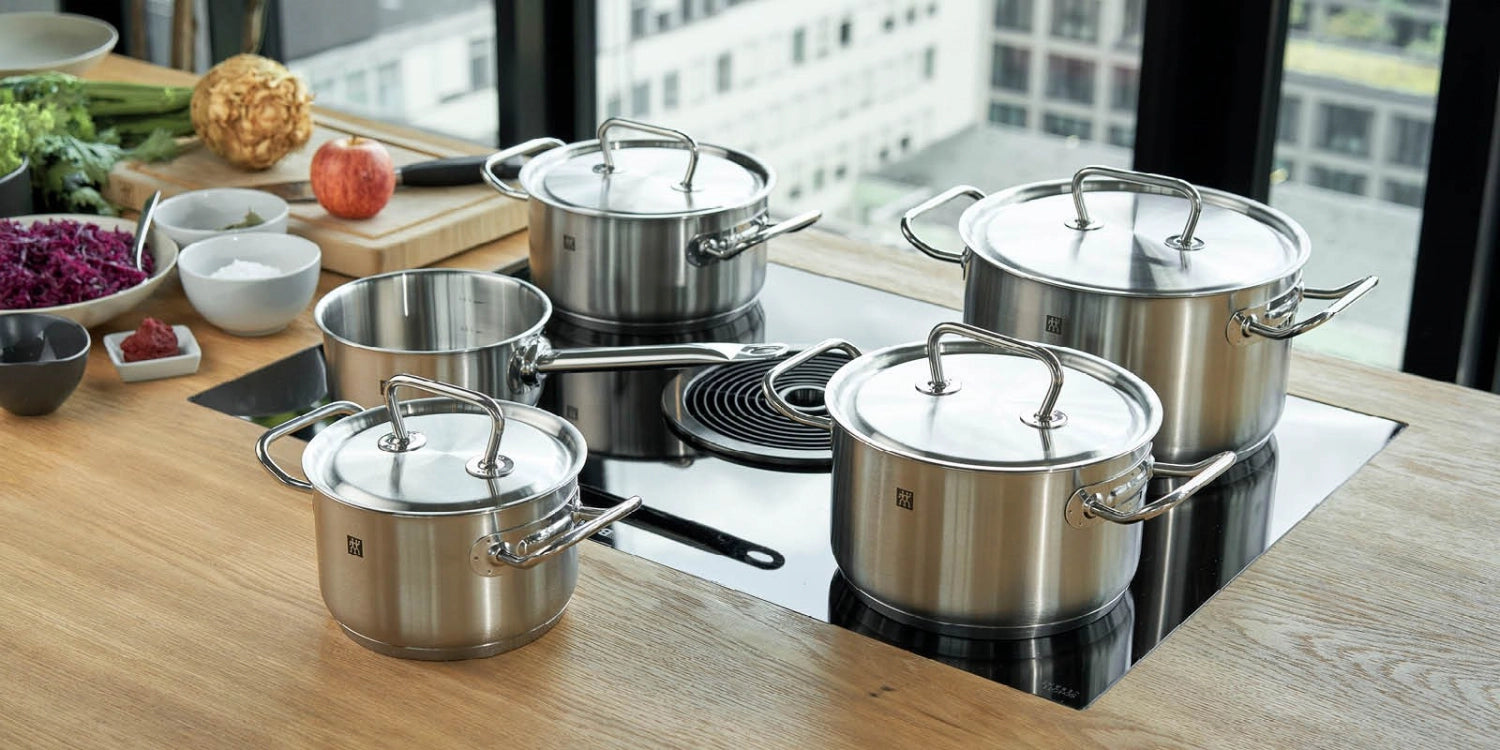Der Zwilling Twin Classic Kochtopf (2.0l, 16cm) vereint elegantes Design mit Funktionalität. Perfekt für alle Kochbedürfnisse und leicht zu reinigen.